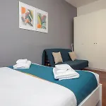 Xenia Apartments - Renovated Two-Room Apartment In Fiera Area