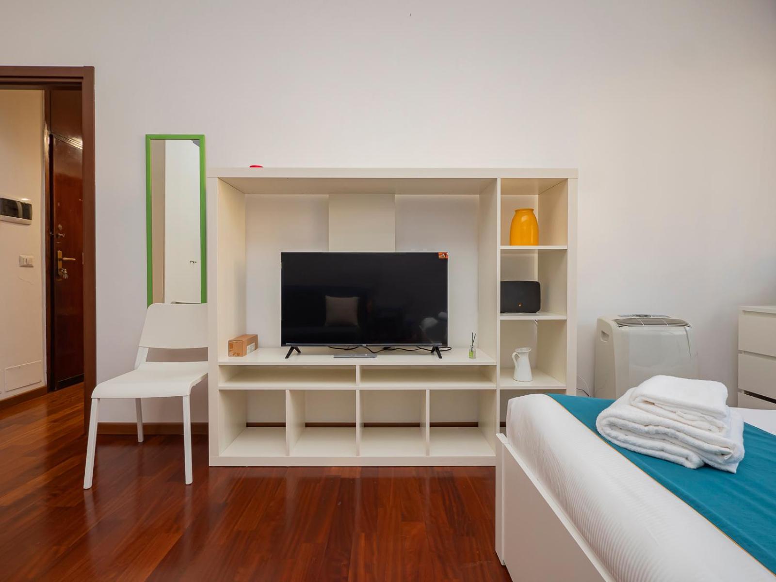 Xenia - Renovated Two-room In Fiera Area * Milan